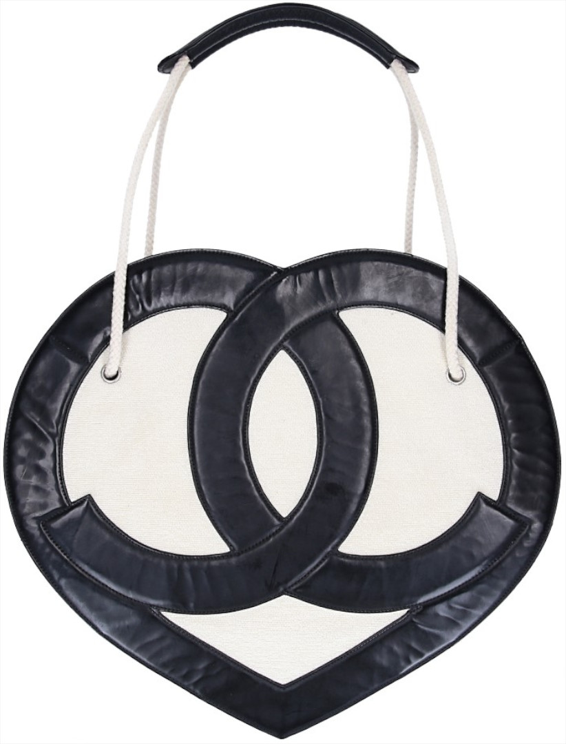 CHANEL HERZ-HEART HANDTASCHE AUS FROTTEE UND LACKLEDER IN SCHWARZ