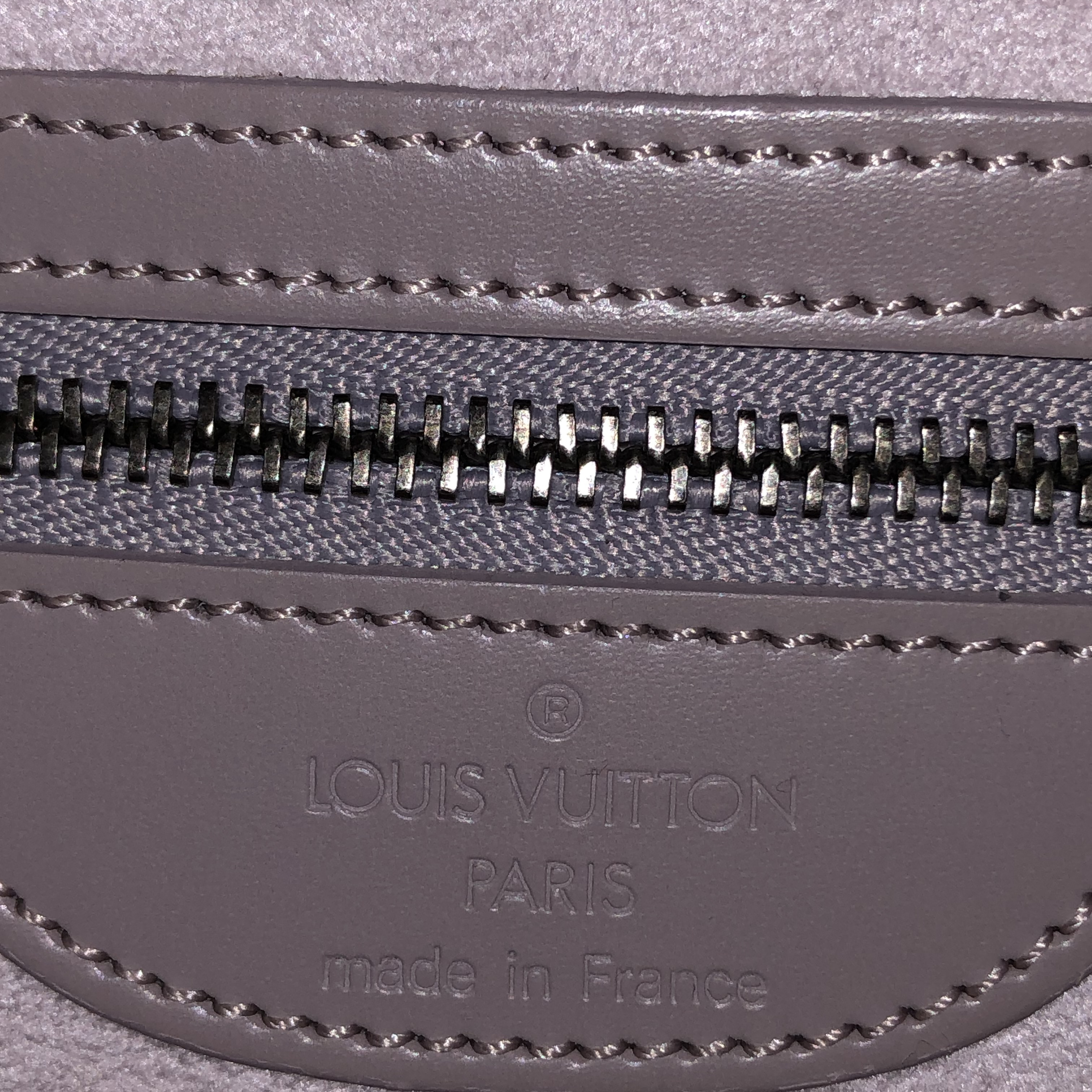 LOUIS VUITTON VERSEAU SCHULTERTASCHE AUS EPI LEDER IN LILAC