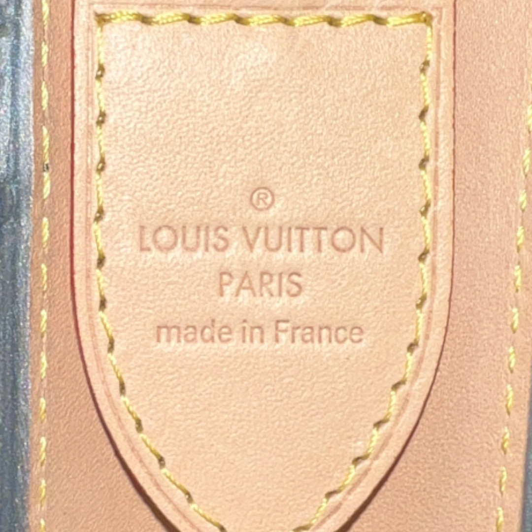 46703-Louis-VUitton-Pochette-Monogram_2D_0018