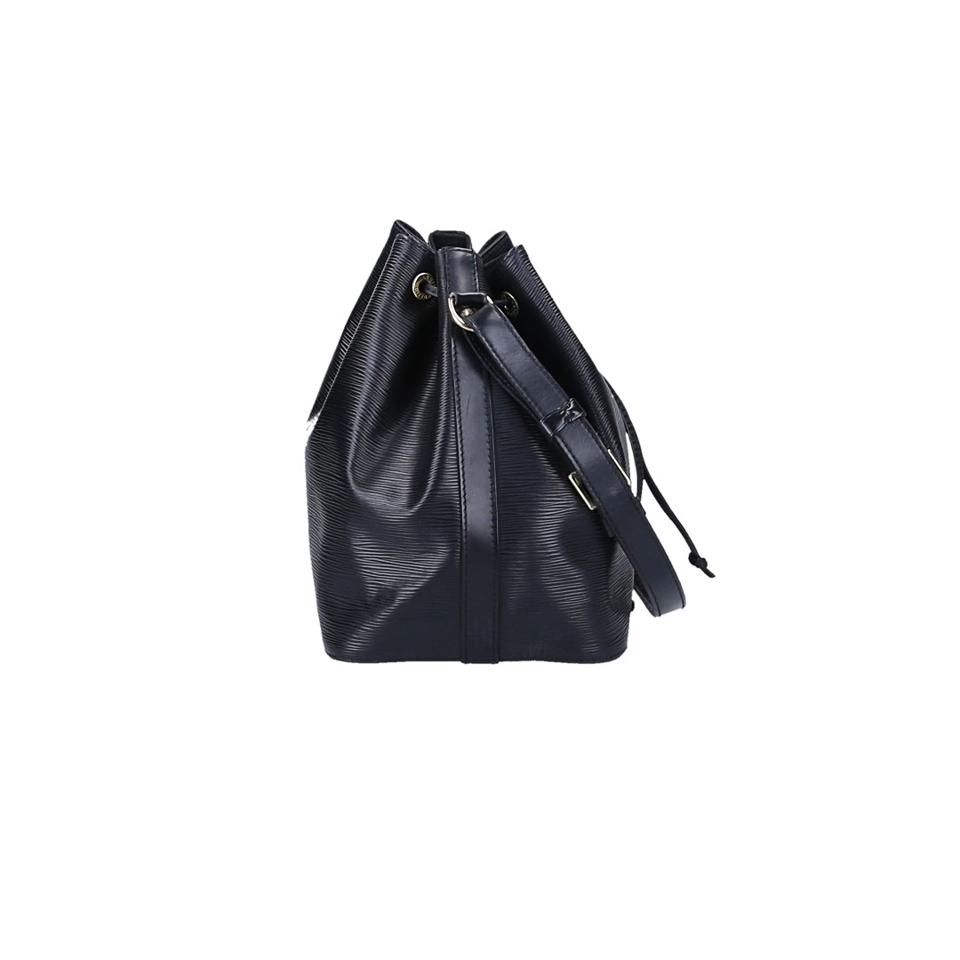 48997-LouisVuitton-Noe-Schwarz_2D_0007 LOUIS VUITTON NOÉ PETIT MODEL SCHULTERTASCHE AUS EPI LEDER IN KOURIL SCHWARZ (M41102)