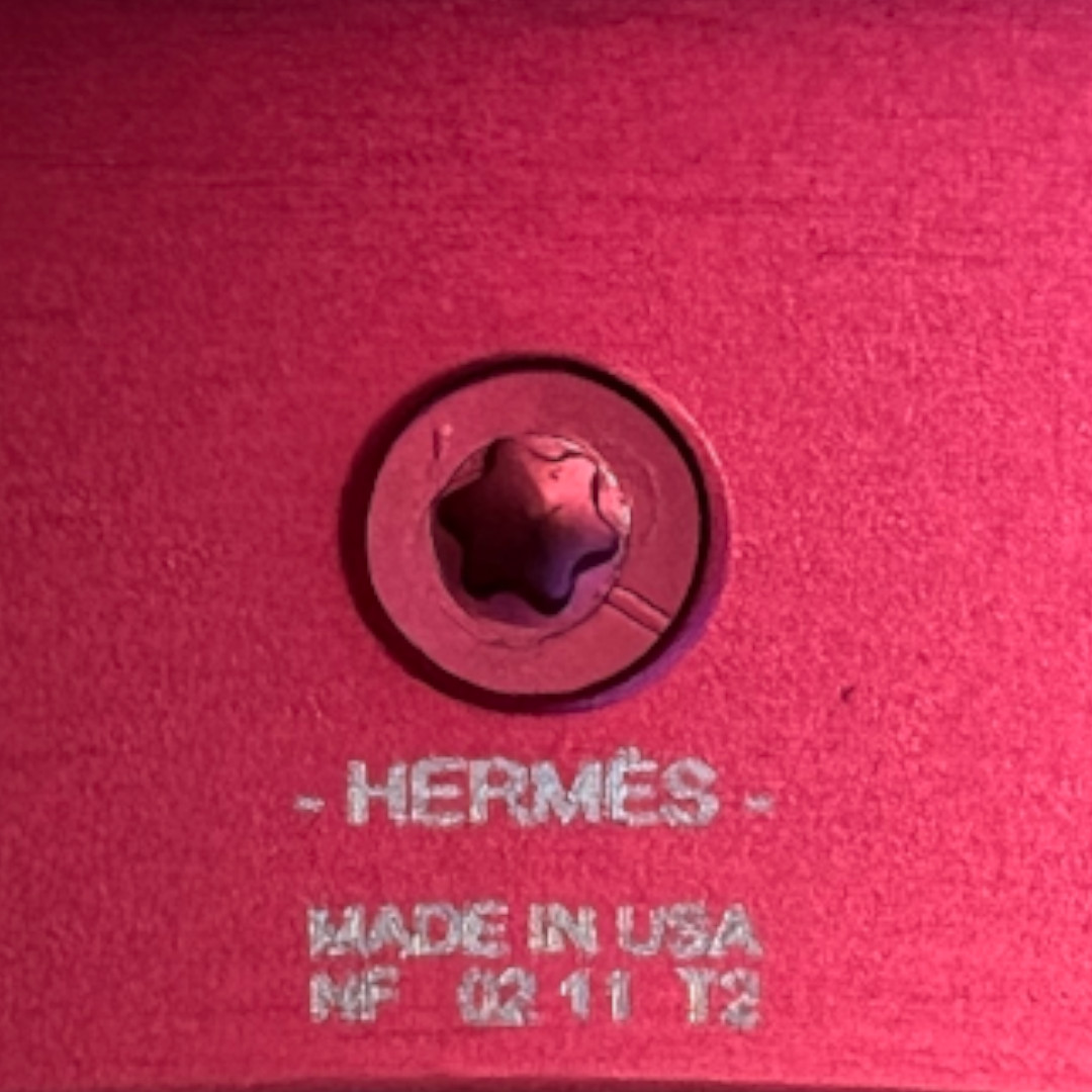 HERMÈS MANSCHETTEN-ARMREIF 'MEDOR' AUS METALL IN ROSE COUTURE GR. T2