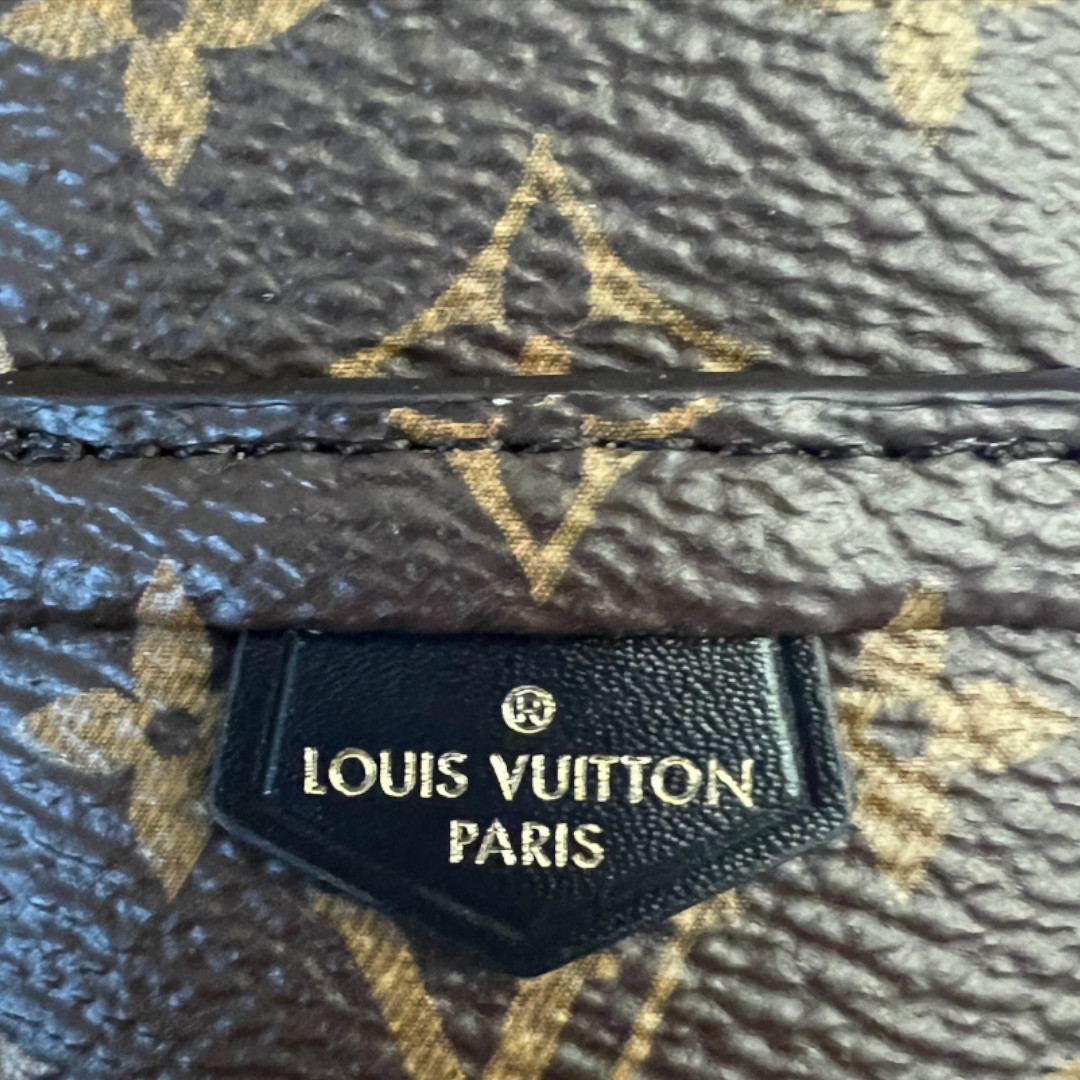47607-Louis-Vuitton-Palm-Spring_2D_0027