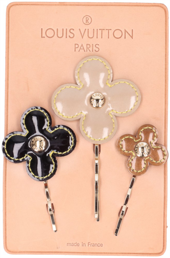 LOUIS VUITTON HAARACCESSOIRE SET AUS MONOGRAM VERNIS LEDER, VVN LEDER & METALL