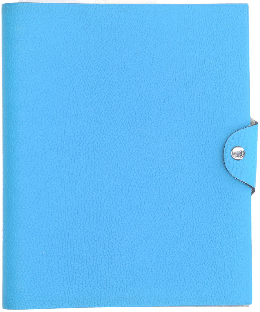 HERMÈS HEFTUMSCHLAG ULYSSE MM AUS GENARBTEM TOGO KALBSLEDER IN BLEU