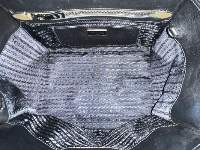 45769-Prada-Henkeltasche_2D_0016 PRADA HANDTASCHE AUS LEDER IN OLIVE UND SCHWARZ