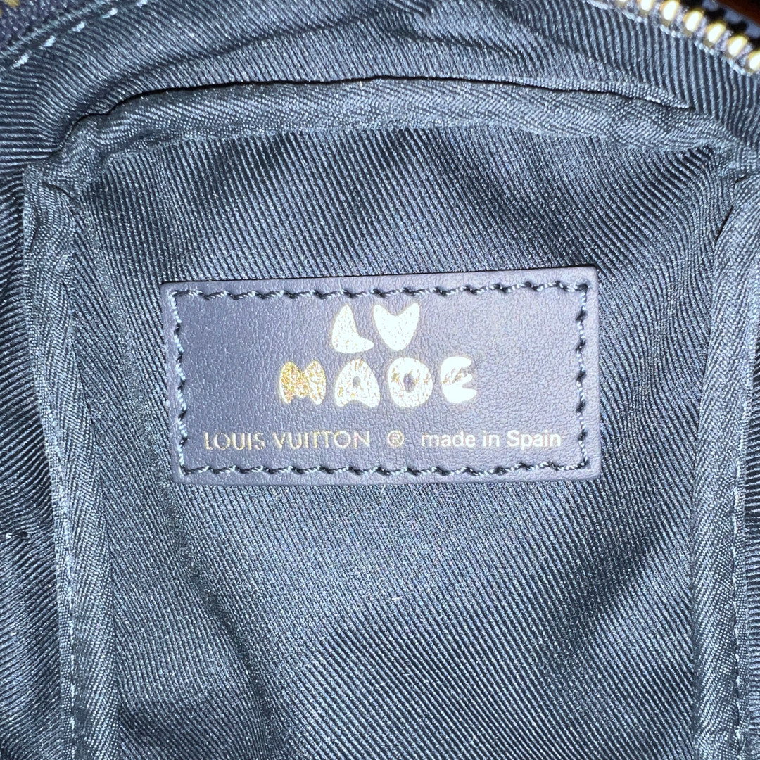 47855_Louis-Vuitton_Umh-ngetasch_2D_0017 LOUIS VUITTON FLAP DOUBLE PHONE POUCH UMHÄNGETASCHE AUS MONOGRAM DENIM & TAURILLON LEDER (M81060)