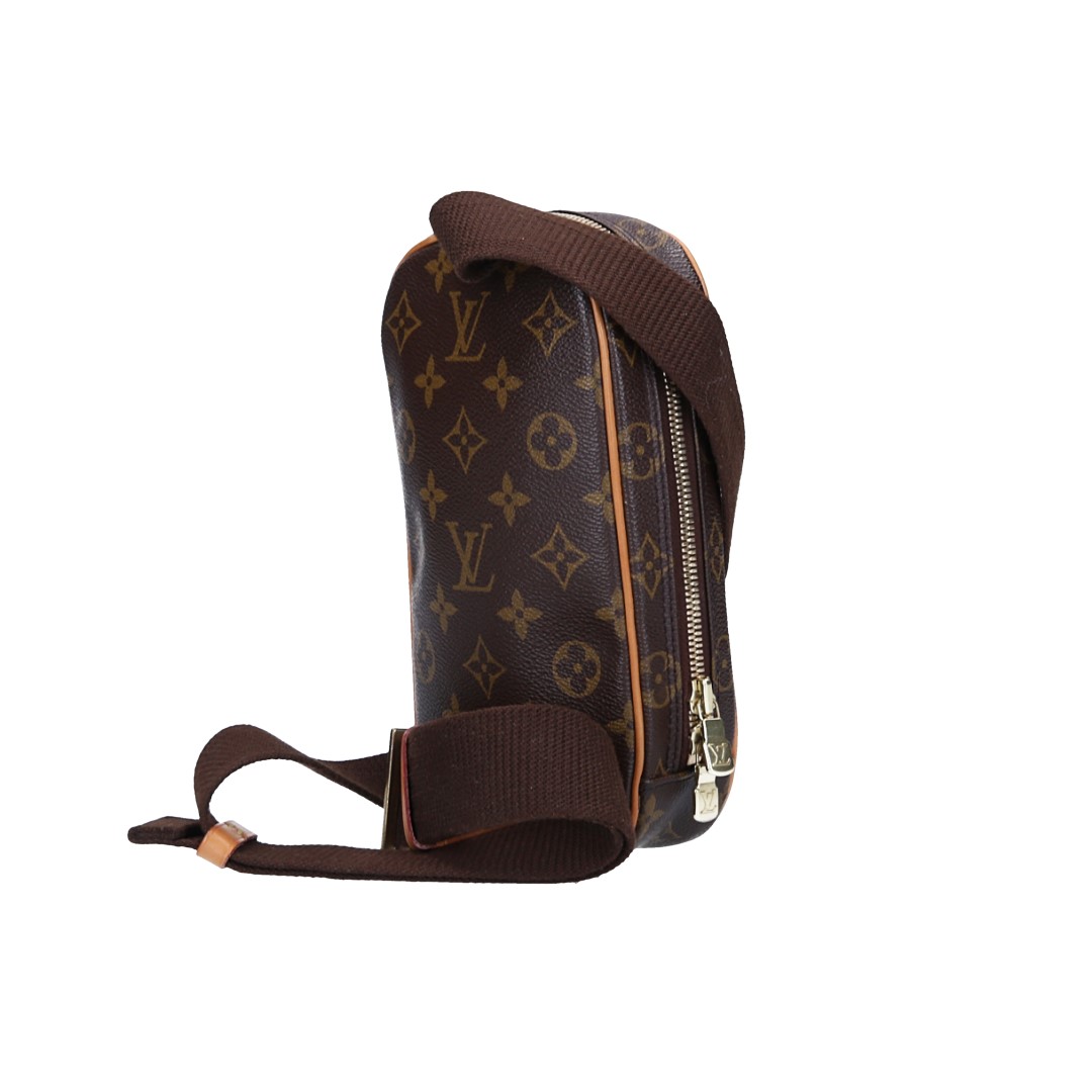 47269_Louis-Vuitton_Umh-ngetasche_Monogram_2D_0007