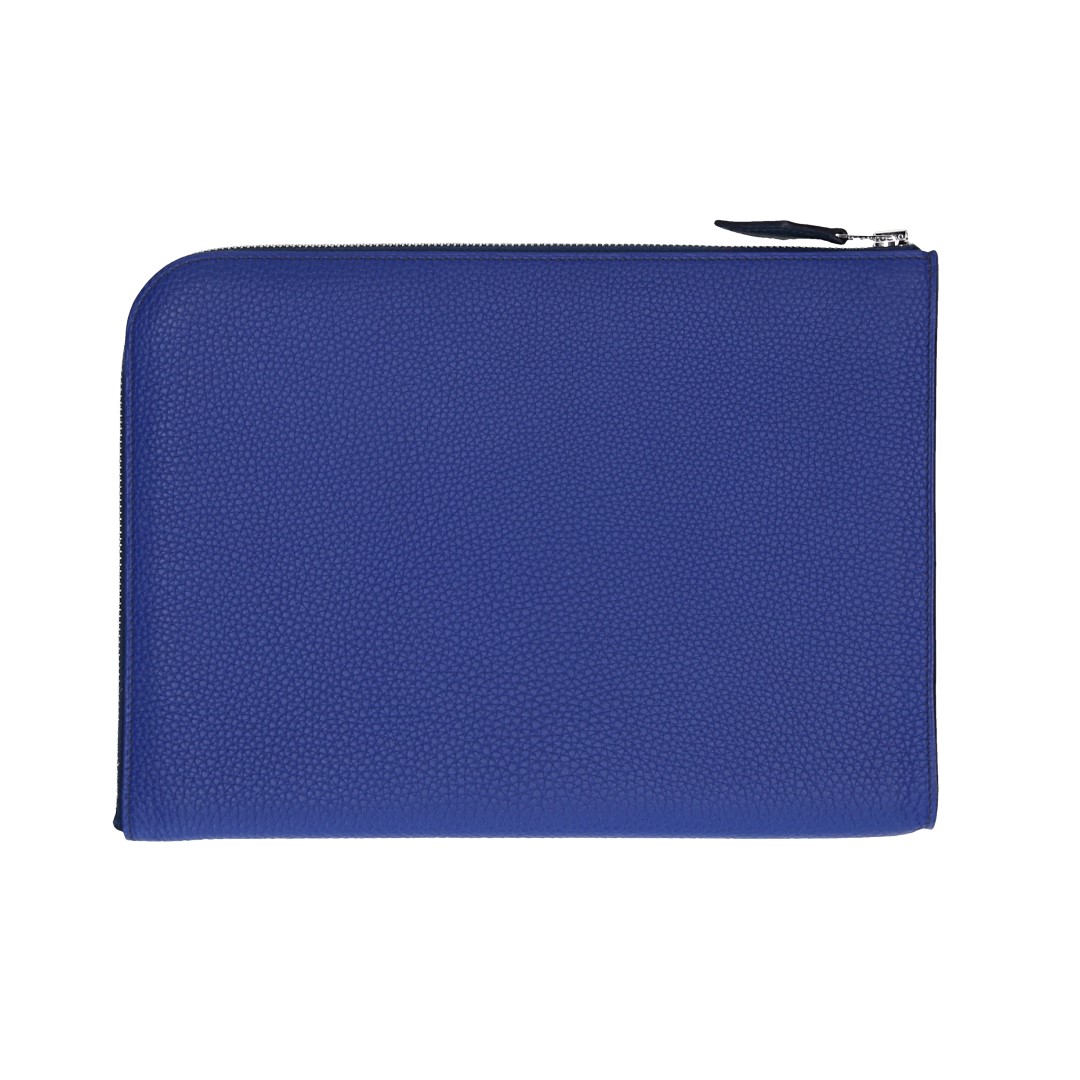 HERMÈS POCHETTE ZIP TABLET 'ENDLESS ROAD' AUS VEAU TOGO & SWIFT IN BLEU DE PRUSSE & ELECTRIQUE