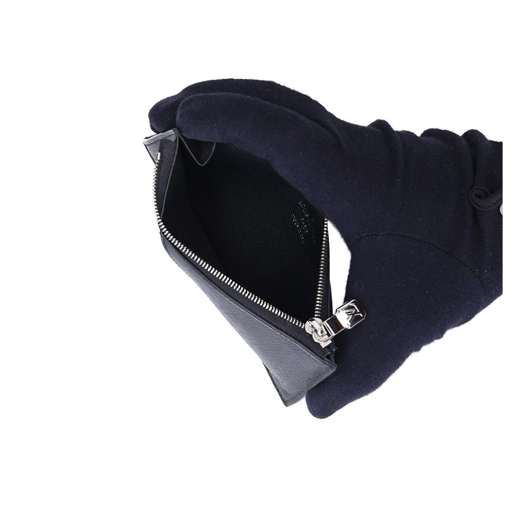 Louis Vuitton Coin Cardholder Made of Taiga Leather in Noir (M62914)