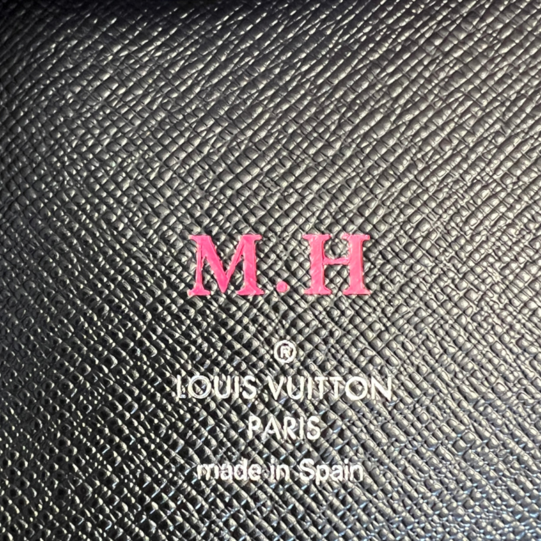 36465-LouisVuitton-AgendaEtui-EpiSchwarz_2D_0007