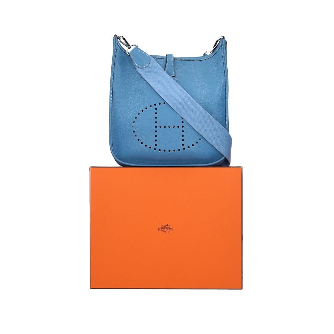 HERMÈS ÉVELYNE II PM HANDTASCHE AUS TAURILLON CLEMENCE LEDER IN BLEU JEAN MIT PHW