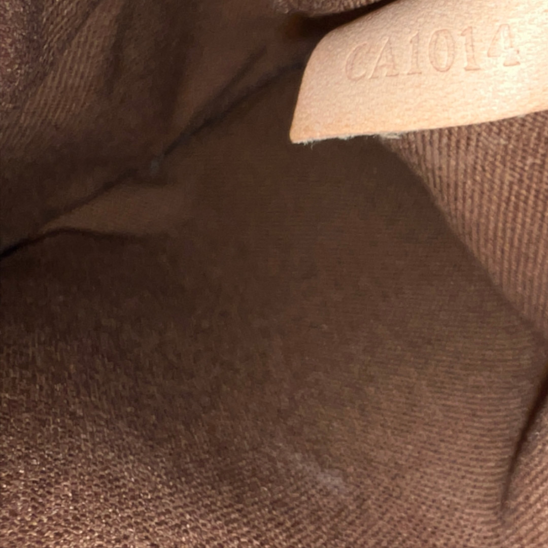 47269_Louis-Vuitton_Umh-ngetasche_Monogram_2D_0019