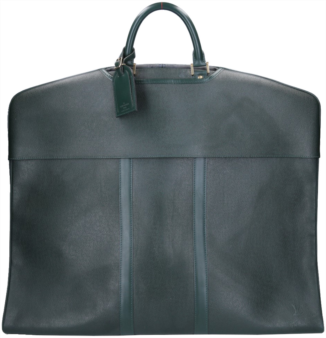 45977-Louis-Vuitton-Anzugtasche_2D_0007 LOUIS VUITTON HOUSSE BERING KLEIDERSCHUTZHÜLLE AUS TAÏGA LEDER IN EPICÉA (M30134)