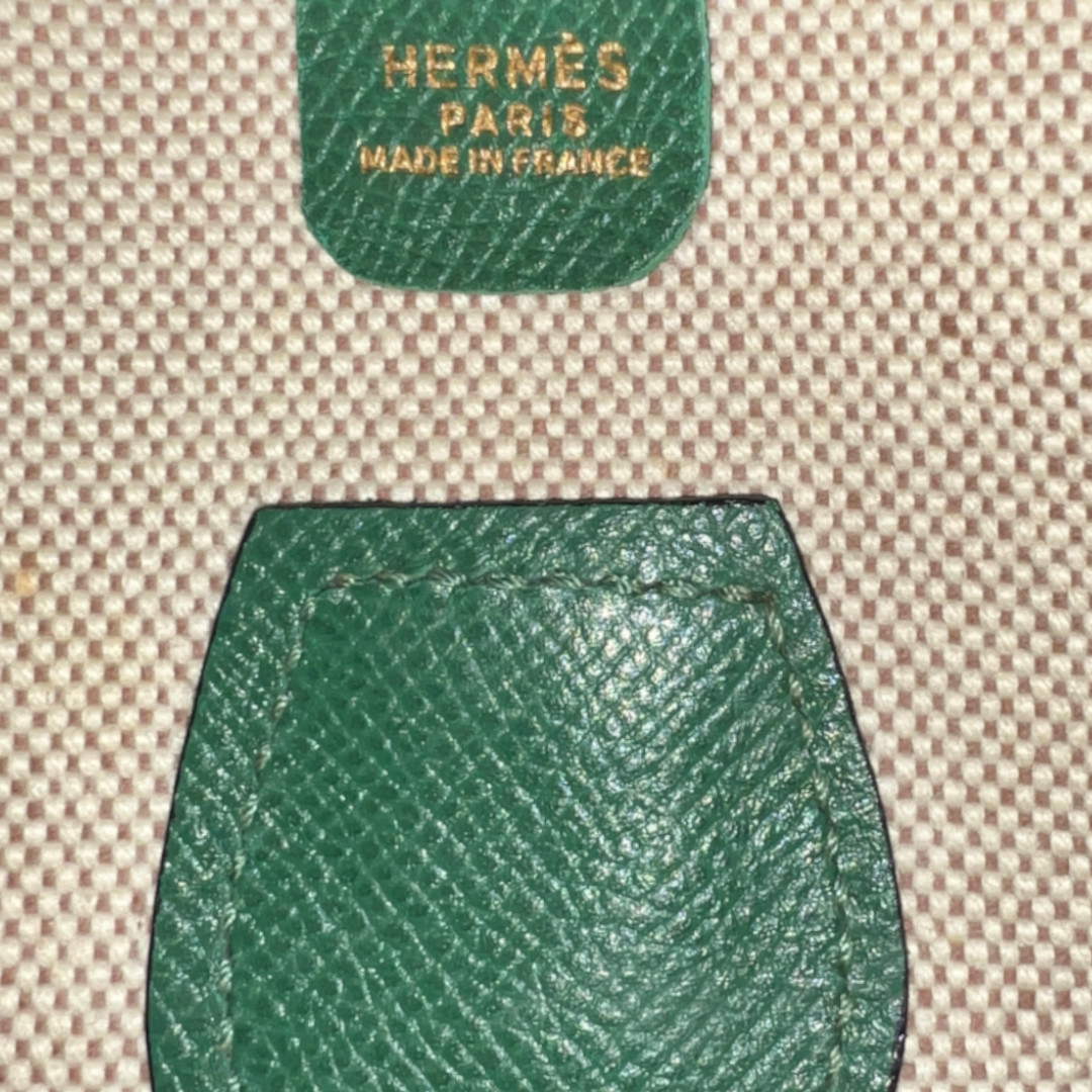 HERMÈS ÉVELYNE PM HANDTASCHE AUS TOILE H UND COURCHEVEL LEDER IN VERT MIT GHW