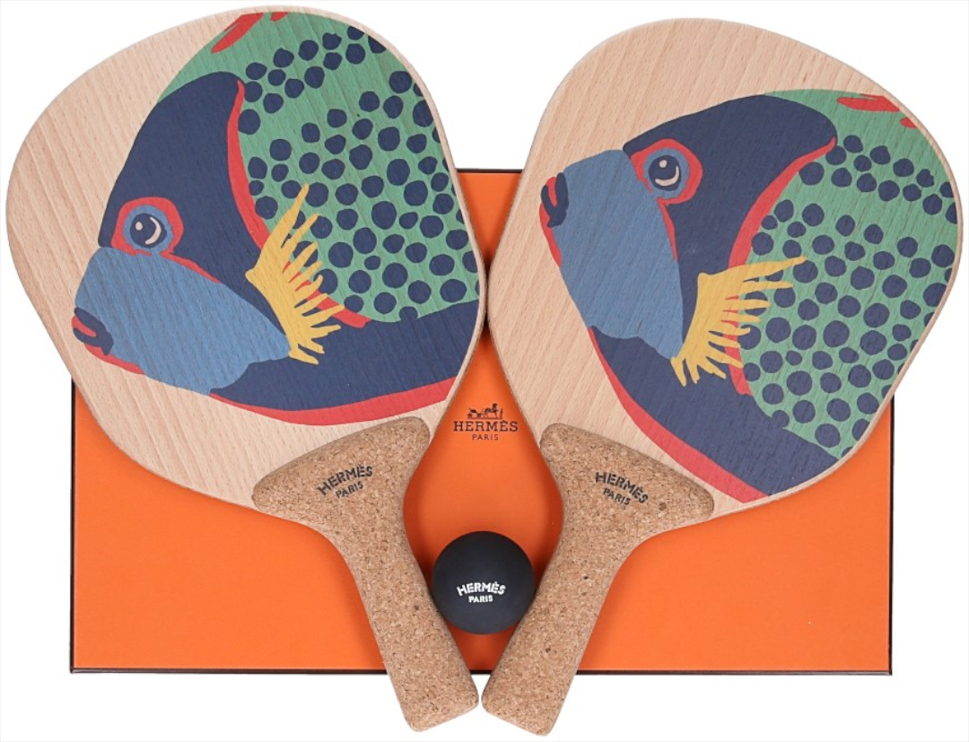 HERMÈS RAQUETTES DE PLAGE SET AUS 2 BEACHBALL-SCHLÄGERN 'UNDER THE WAVES'