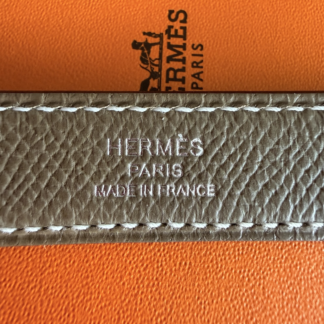 HERMÈS SHOULDER STRAP 'ZIGZAG' MADE OF SWIFT CALF LEATHER AND TEXTILE IN GOLD/WHITE/GOLD WITH GHW