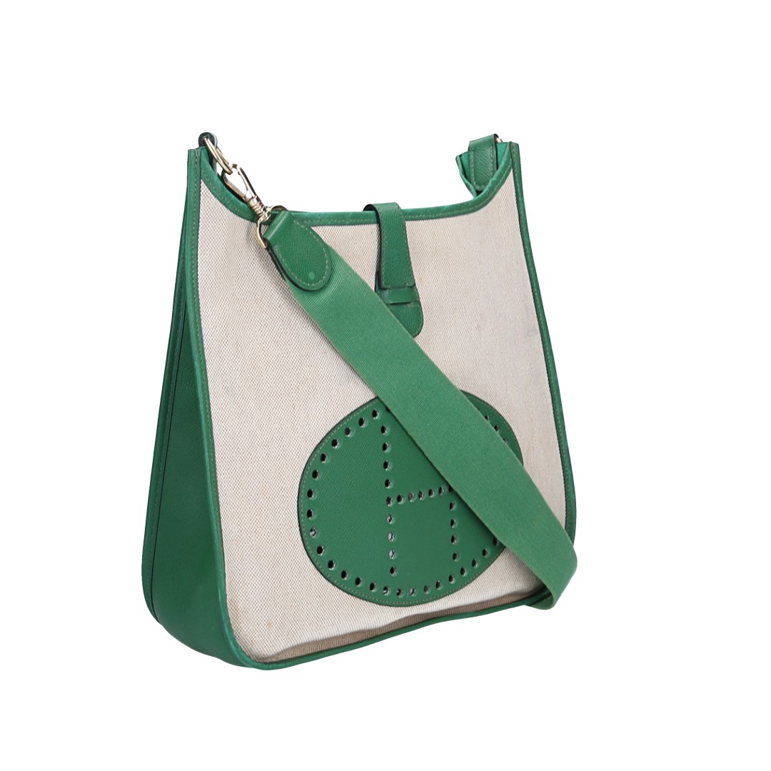 HERMÈS ÉVELYNE PM HANDTASCHE AUS TOILE H UND COURCHEVEL LEDER IN VERT MIT GHW