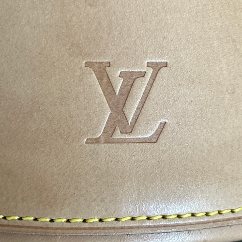 44698-Louis-Vuitton-Etui_2D_0019