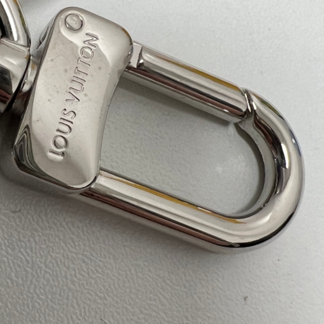 47959_Louis-Vuitton_2D_00112 LOUIS VUITTON HANDGELENK-RIEMEN AUS GLATTEM RINDSLEDER IN SCHWARZ