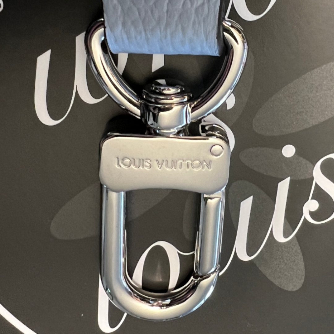 49638_Louis-Vuitton_2D_0012 LOUIS VUITTON SCHULTERRIEMEN AUS RINDSLEDER IN BLAU MIT SHW