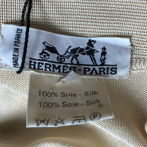 HERMÈS KLASSISCHE HEMDBLUSE IN GRÖßE FR 44 AUS SEIDE MIT MOTIV