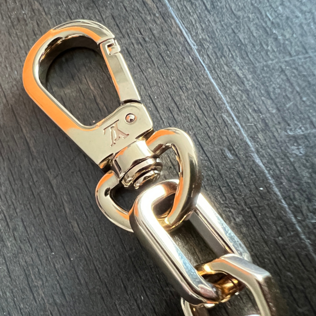 47190-Louis-Vuitton-Schulterriemen_2D_0013